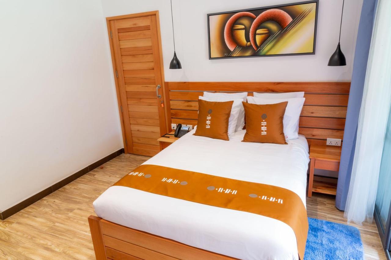 Hotel Chez Lando Кігалі Екстер'єр фото