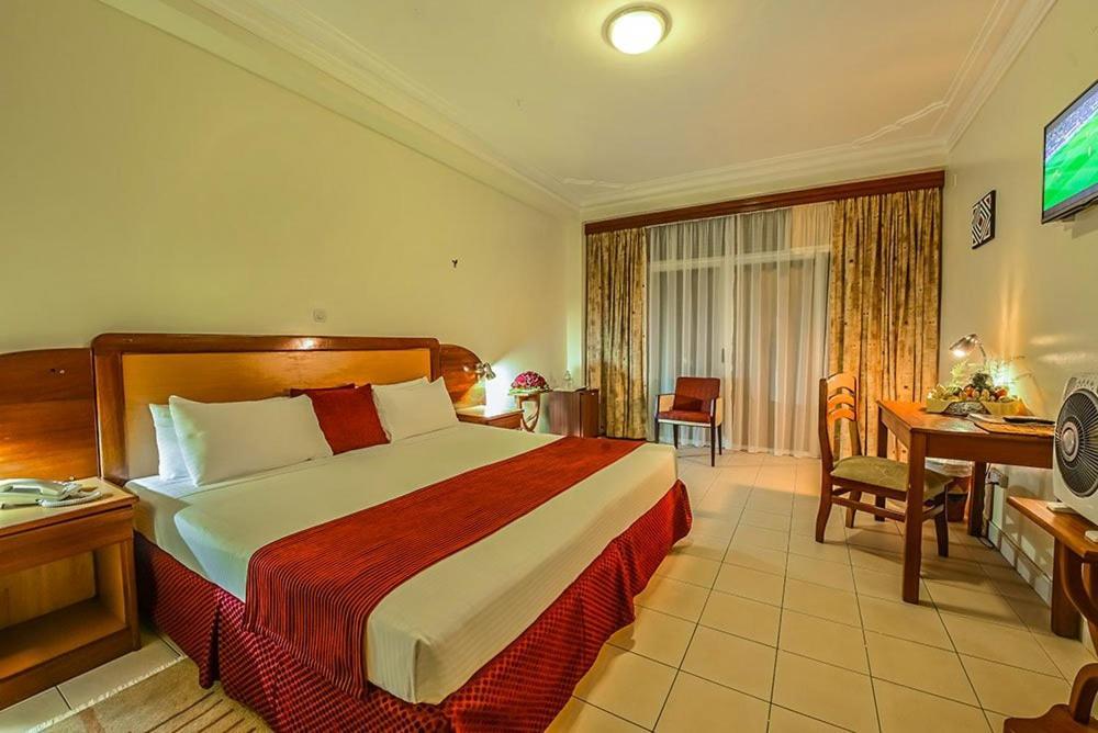 Hotel Chez Lando Кігалі Екстер'єр фото
