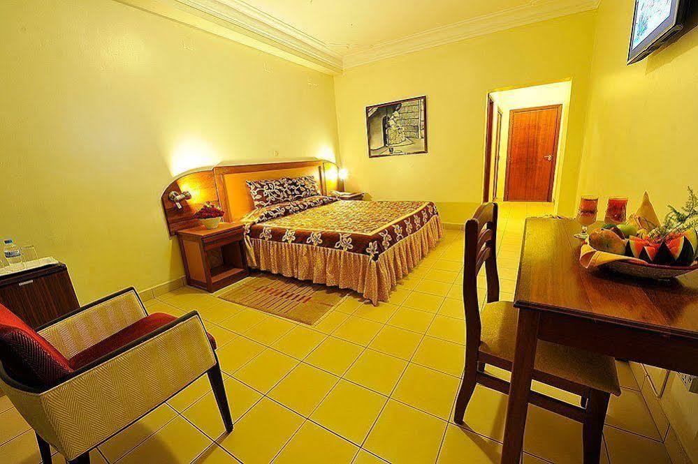 Hotel Chez Lando Кігалі Екстер'єр фото